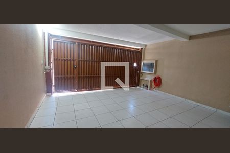 Casa à venda com 120m², 3 quartos e 2 vagas Casa à venda com 120m², 3 quartos e 2 vagasGaragem