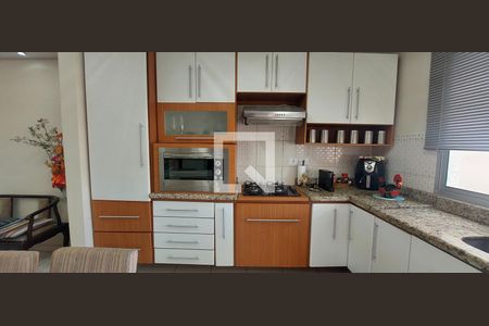 Casa à venda com 120m², 3 quartos e 2 vagas Casa à venda com 120m², 3 quartos e 2 vagasCozinha