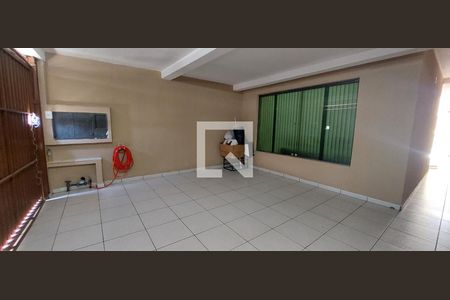 Casa à venda com 120m², 3 quartos e 2 vagas Casa à venda com 120m², 3 quartos e 2 vagasGaragem