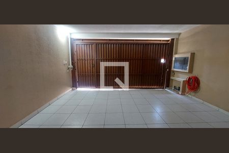 Casa à venda com 120m², 3 quartos e 2 vagas Casa à venda com 120m², 3 quartos e 2 vagasGaragem