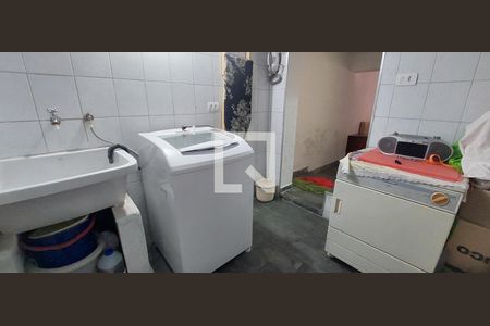 Casa à venda com 120m², 3 quartos e 2 vagas Casa à venda com 120m², 3 quartos e 2 vagasÁrea de Serviço