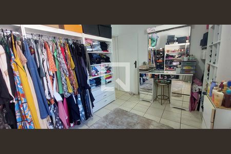 Casa à venda com 120m², 3 quartos e 2 vagas Casa à venda com 120m², 3 quartos e 2 vagasQuarto 3 - closet