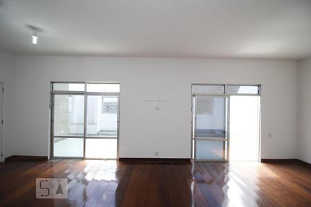 Sala de apartamento para alugar com 4 quartos, 240m² em Urca, Rio de Janeiro