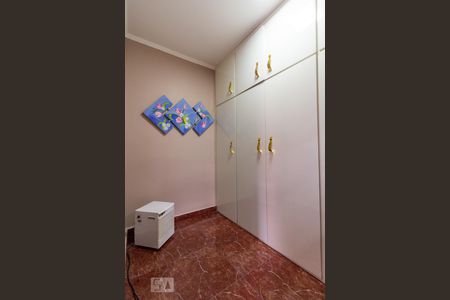 Closet Quarto Suíte 1 de casa à venda com 4 quartos, 386m² em Parque Continental, São Paulo
