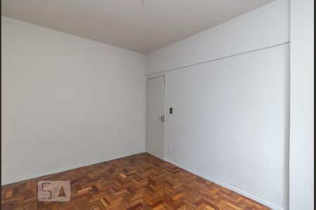 Quarto 1 de apartamento para alugar com 3 quartos, 80m² em Barro Preto, Belo Horizonte