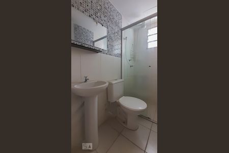 Banheiro de apartamento para alugar com 2 quartos, 53m² em Jardim Santa Terezinha, São Paulo