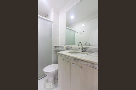 Banheiro de apartamento à venda com 2 quartos, 45m² em São Pedro, Osasco