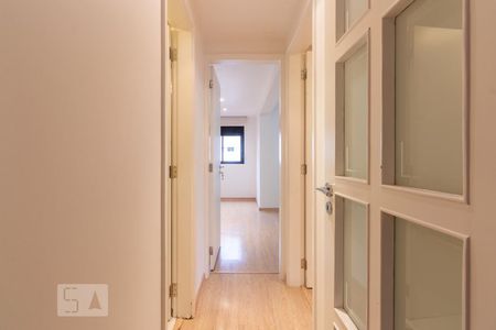 Corredor de apartamento para alugar com 2 quartos, 75m² em Vila Olímpia, São Paulo