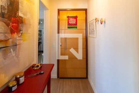 Corredor de Entrada de apartamento à venda com 3 quartos, 112m² em Vila Pompéia, São Paulo