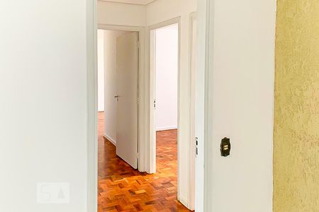 Corredor de apartamento para alugar com 3 quartos, 94m² em Pinheiros, São Paulo