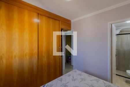 Suíte de apartamento para alugar com 3 quartos, 65m² em Vila Carmosina, São Paulo