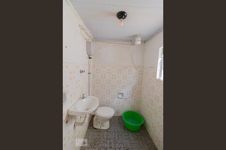 Banheiro de casa para alugar com 2 quartos, 60m² em Chácara Inglesa, São Paulo