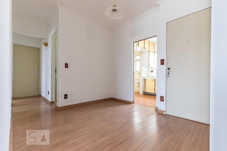 Sala de apartamento para alugar com 3 quartos, 65m² em Vila Itapura, Campinas