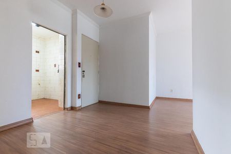 Sala de apartamento para alugar com 3 quartos, 65m² em Vila Itapura, Campinas