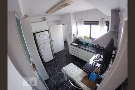 Cozinha de apartamento para alugar com 2 quartos, 122m² em Vila Regente Feijó, São Paulo