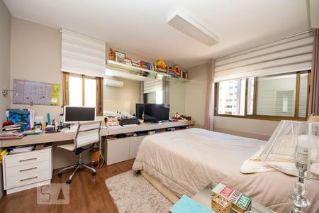 Quarto  de apartamento à venda com 2 quartos, 80m² em Petrópolis, Porto Alegre