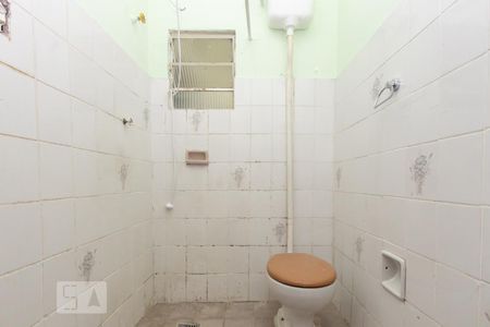 Banheiro de casa para alugar com 2 quartos, 60m² em Carlos Prates, Belo Horizonte