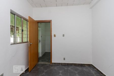 Quarto 2 de casa para alugar com 2 quartos, 60m² em Carlos Prates, Belo Horizonte