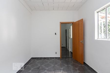 Quarto 1 de casa para alugar com 2 quartos, 60m² em Carlos Prates, Belo Horizonte