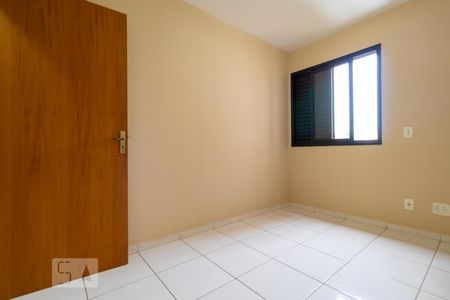 Quarto 01 de apartamento para alugar com 3 quartos, 67m² em Chácara Primavera, Campinas