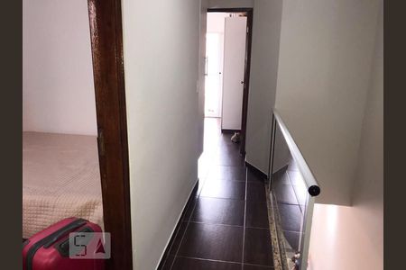 Corredor de casa de condomínio à venda com 3 quartos, 152m² em Vila Bertioga, São Paulo