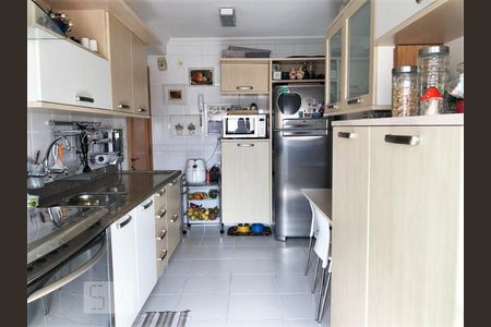 Cozinha de apartamento à venda com 3 quartos, 100m² em Vila Pereira Barreto, São Paulo