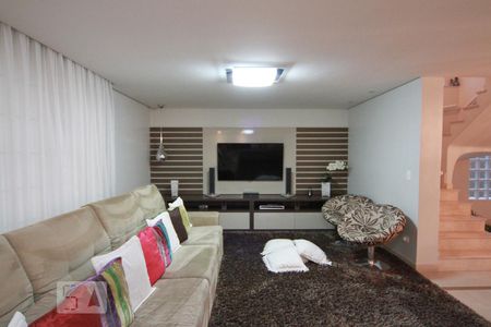 Sala de casa para alugar com 4 quartos, 350m² em Parque Peruche, São Paulo