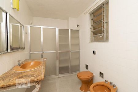 BANHEIRO SOCIAL de apartamento para alugar com 2 quartos, 75m² em Centro, Niterói