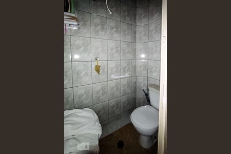 Banheiro de Serviço de casa à venda com 2 quartos, 90m² em Cidade Monções, São Paulo