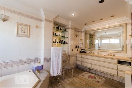 Apartamento à venda com 290m², 2 quartos e 1 vaga Apartamento à venda com 290m², 2 quartos e 1 vagaBanheiro da Suíte 1