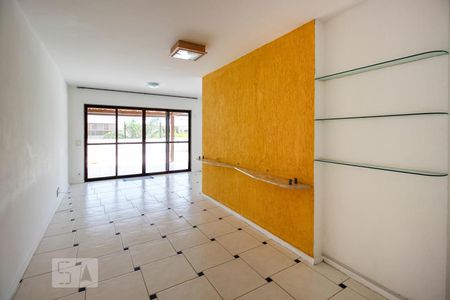 Sala de apartamento para alugar com 3 quartos, 200m² em Recreio dos Bandeirantes, Rio de Janeiro