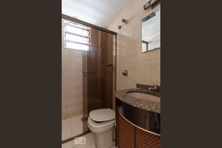 Banheiro de apartamento para alugar com 2 quartos, 58m² em Pinheiros, São Paulo