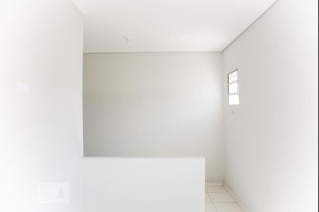 Sala/Quarto de kitnet/studio para alugar com 1 quarto, 23m² em Vila Tolstoi, São Paulo