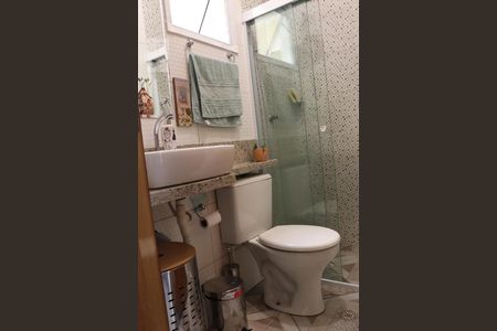 Banheiro de apartamento à venda com 2 quartos, 45m² em Jardim Cristiane, Santo André
