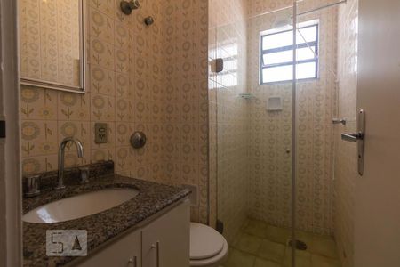 Banheiro  de casa à venda com 4 quartos, 200m² em Vila Sao Francisco, São Paulo