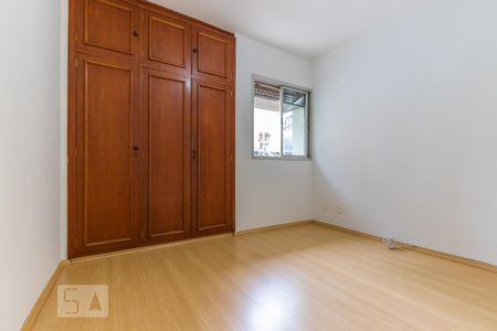 Quarto da suíte de apartamento para alugar com 1 quarto, 45m² em Cambuí, Campinas