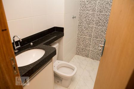 Banheiro de apartamento para alugar com 2 quartos, 55m² em Planalto, Belo Horizonte