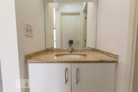 Banheiro de apartamento para alugar com 1 quarto, 38m² em Vila Pompéia, São Paulo