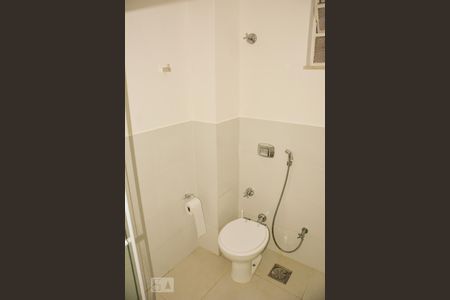 Banheiro  de kitnet/studio para alugar com 1 quarto, 31m² em Santa Teresa, Rio de Janeiro