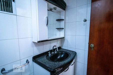 Banheiro de apartamento à venda com 2 quartos, 66m² em Vila Esperança, São Paulo