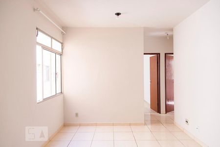 Sala de apartamento para alugar com 3 quartos, 74m² em Monsenhor Messias, Belo Horizonte