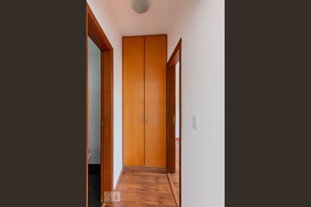 Corredor de apartamento à venda com 1 quarto, 50m² em Anchieta, Belo Horizonte
