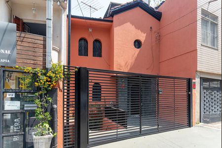 Casa para alugar com 450m², 8 quartos e sem vaga Casa para alugar com 450m², 8 quartos e sem vagaFachada