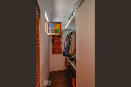 Closet da Suite de casa à venda com 6 quartos, 328m² em Jardim Maria Estela, São Paulo