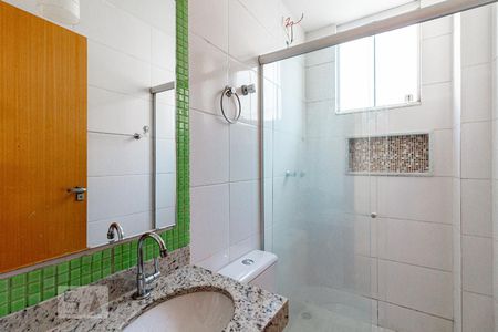 Banheiro de apartamento à venda com 2 quartos, 60m² em Jardim Leblon, Belo Horizonte