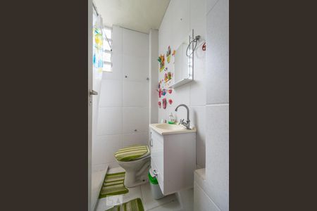 Banheiro de apartamento para alugar com 1 quarto, 40m² em Irajá, Rio de Janeiro