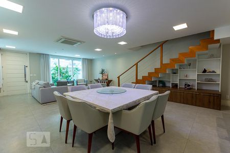 Sala de casa à venda com 5 quartos, 330m² em Icaraí, Niterói