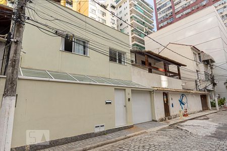 Fachada de casa para alugar com 5 quartos, 330m² em Icaraí, Niterói