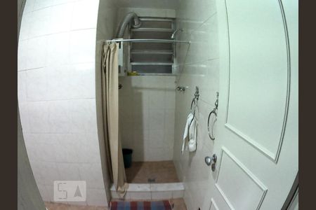 Banheiro de apartamento à venda com 1 quarto, 76m² em Humaitá, Rio de Janeiro