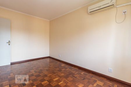 Dormitório de apartamento para alugar com 2 quartos, 56m² em São João, Porto Alegre